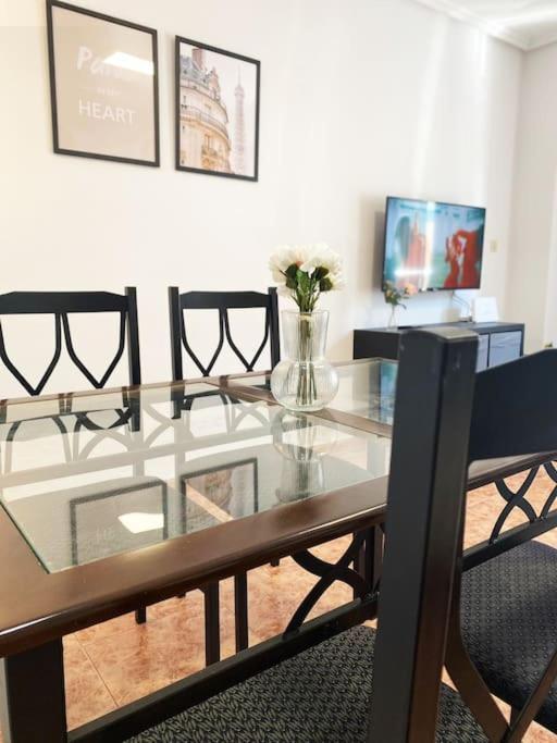 Rooms In Spacious Beach Flat In Valencia Ngoại thất bức ảnh
