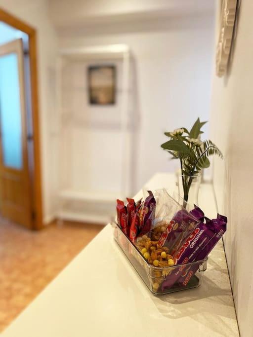 Rooms In Spacious Beach Flat In Valencia Ngoại thất bức ảnh