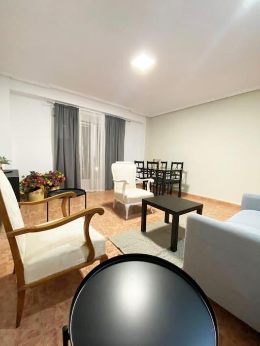 Rooms In Spacious Beach Flat In Valencia Ngoại thất bức ảnh