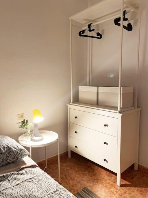 Rooms In Spacious Beach Flat In Valencia Ngoại thất bức ảnh