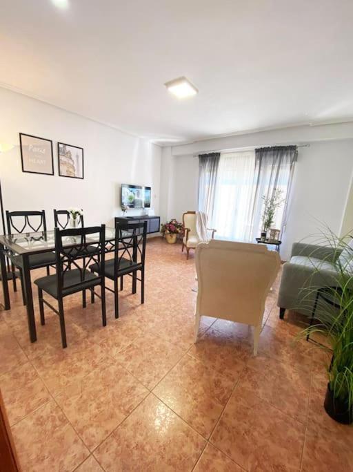 Rooms In Spacious Beach Flat In Valencia Ngoại thất bức ảnh