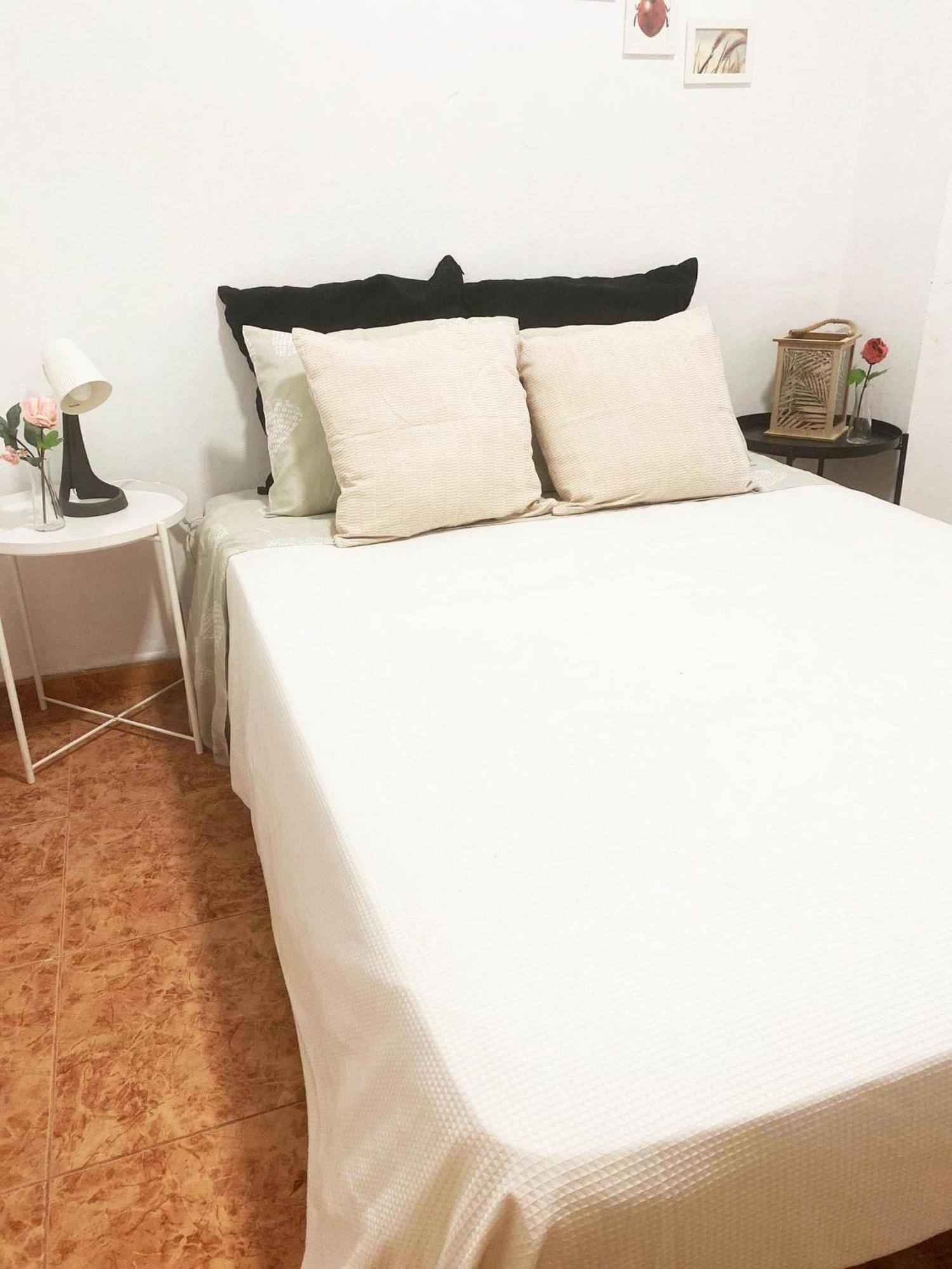 Rooms In Spacious Beach Flat In Valencia Ngoại thất bức ảnh
