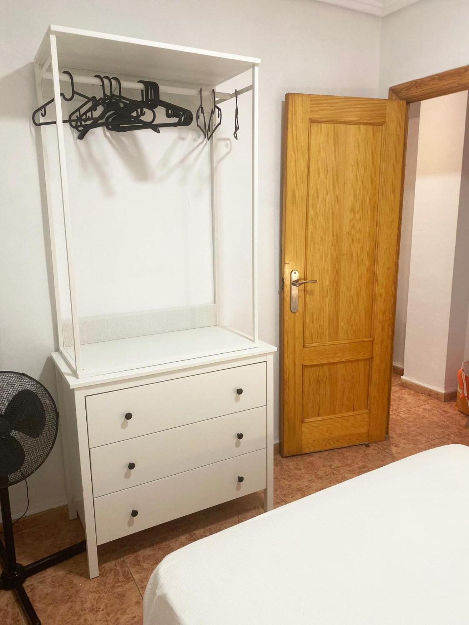 Rooms In Spacious Beach Flat In Valencia Ngoại thất bức ảnh